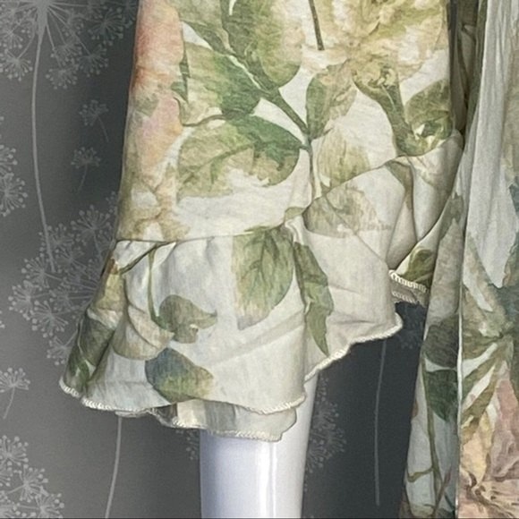 Chaser Shirt Womens Medium Cream Green Floral Off Shoulder Blouse Botanical - Picture 6 of 7